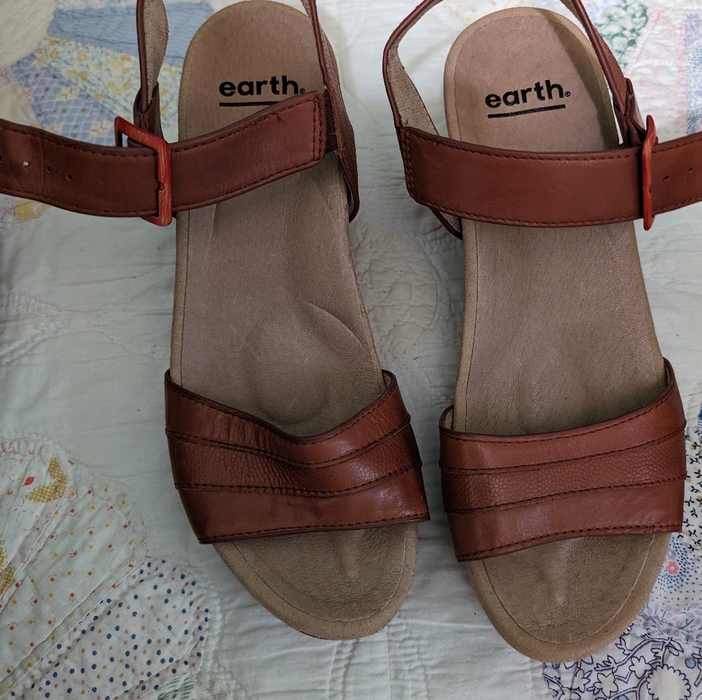 Earth Sandles